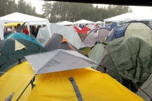 Festival Gadgets - Regen auf Campingplatz